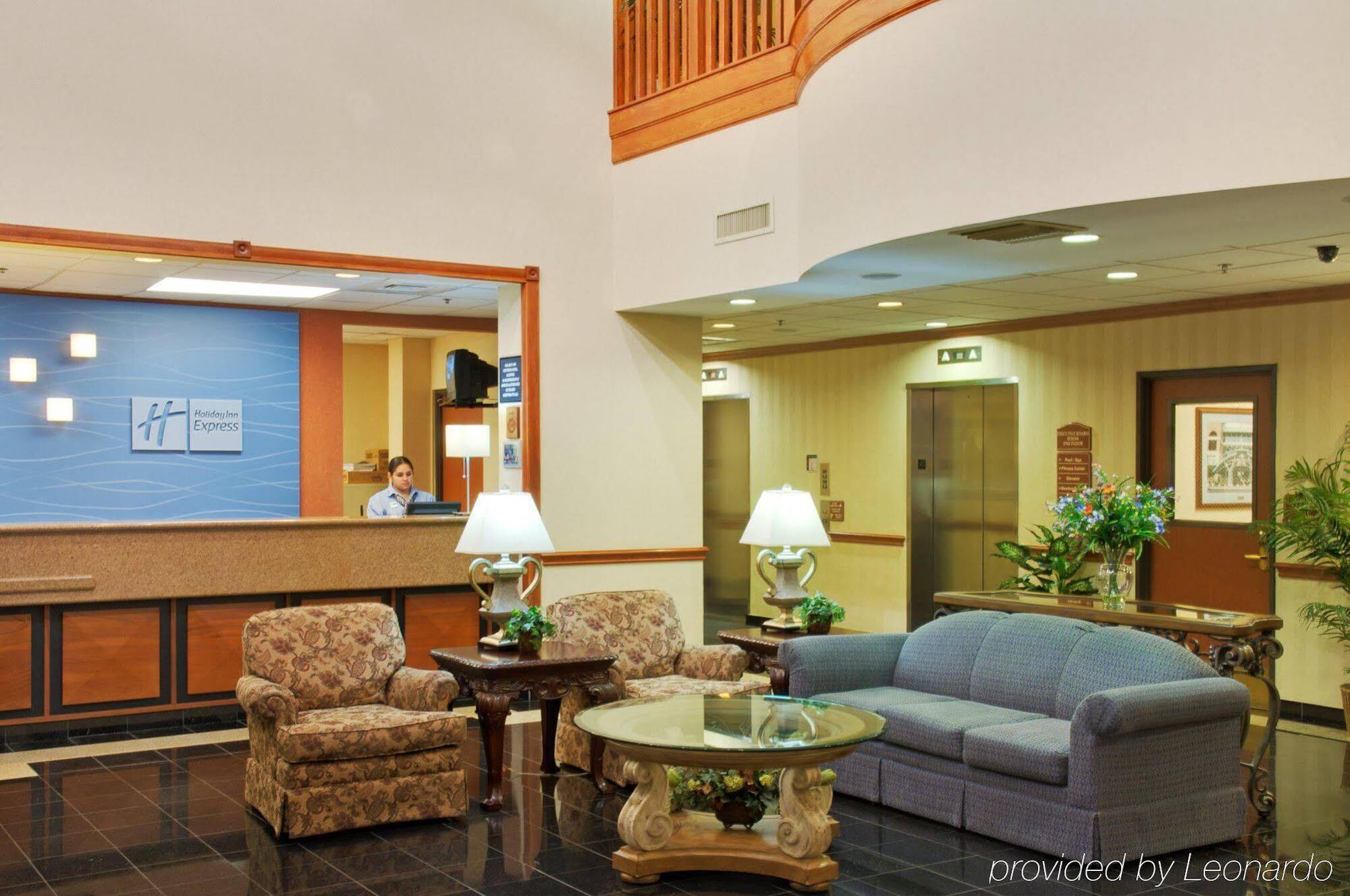 Holiday Inn Express & Suites Houston - Memorial Park Area By Ihg Exterior foto