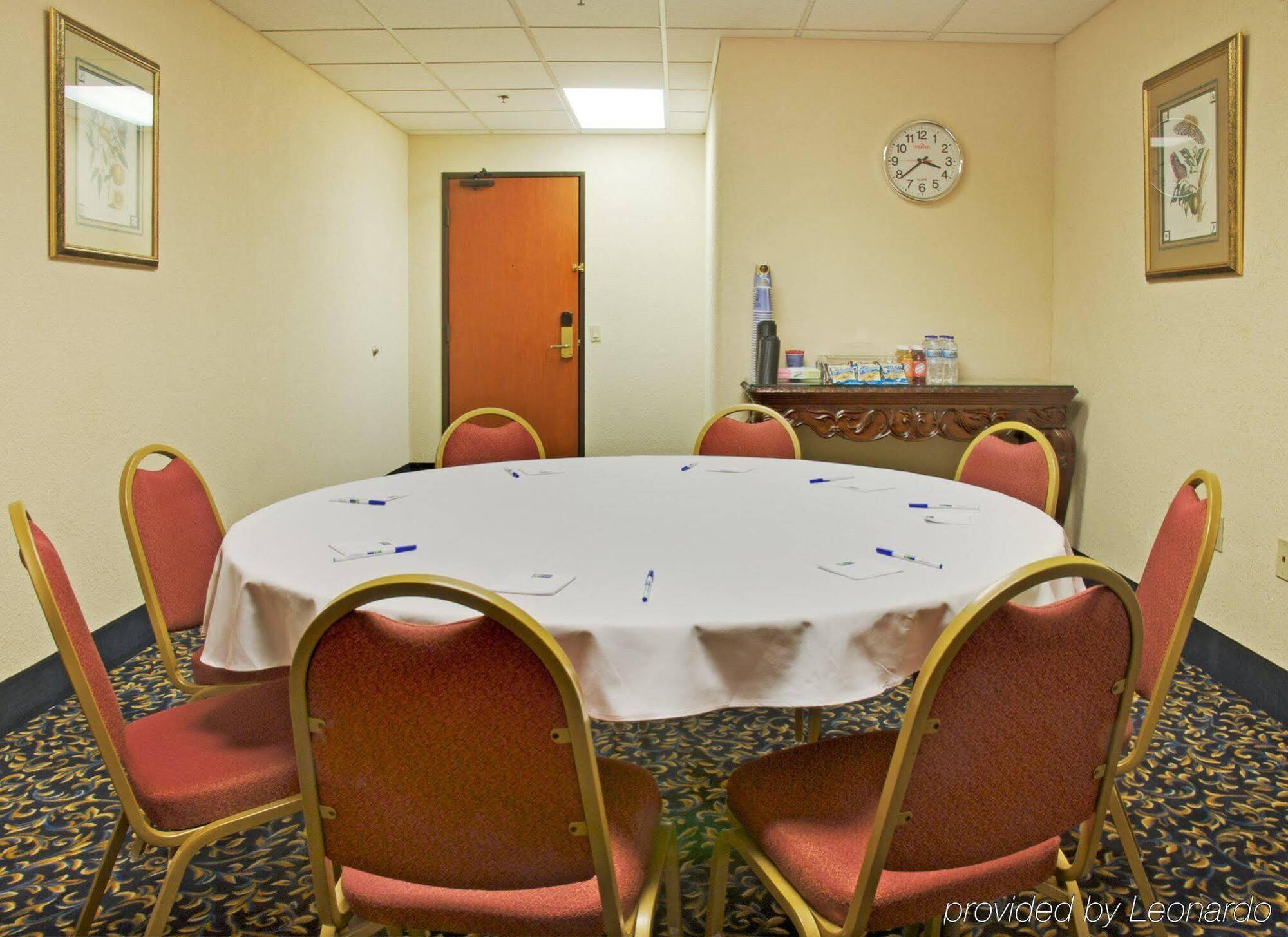Holiday Inn Express & Suites Houston - Memorial Park Area By Ihg Exterior foto