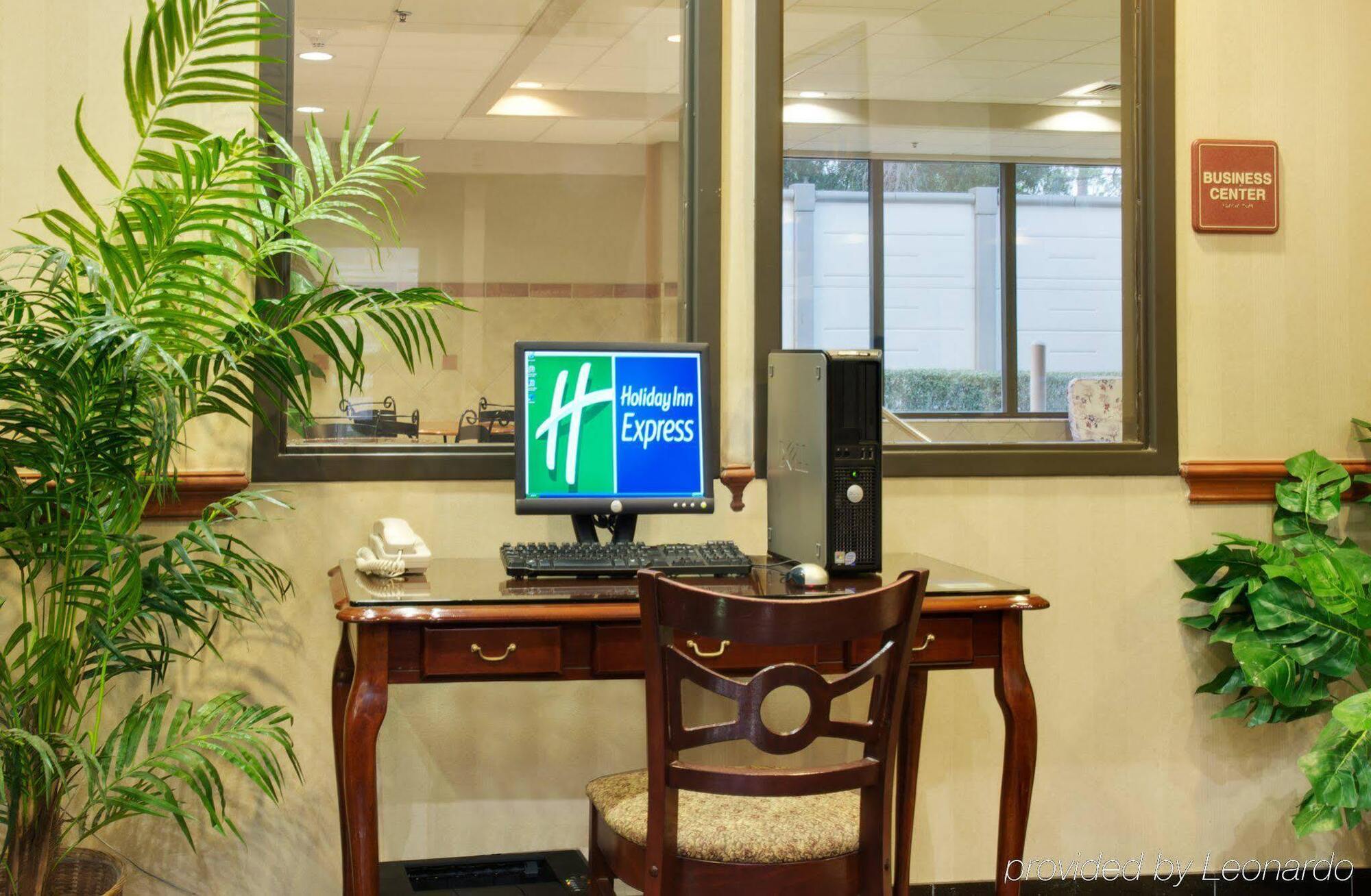 Holiday Inn Express & Suites Houston - Memorial Park Area By Ihg Exterior foto